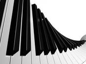 Pianos, Laptops Aluminum Vibrations