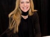 Kristin Bauer’s Push Legislation Stop Testing Chimpanzees