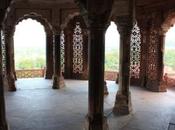 DAILY PHOTO: Octagonal Room Pillars