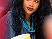 Rihanna Attends Lakers Game