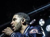 Drake Performs Rihanna’s FourFiveSeconds