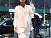 Rihanna Continues Promote “Home”