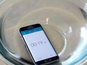 Samsung Galaxy Edge Survives Minutes Under Water