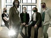 Earth Group: Album "Hurts Really Happy"