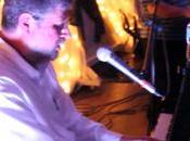 Kumzitz with Abie Rotenberg Schwbel Yaldei (video)