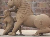 DAILY PHOTO: Mythical Beasts Khajuraho