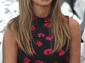 Jennifer Aniston Equates Ubiquity Social Media with Tobacco Industry