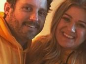 Kelly Clarkson Says Asexual Before Husband