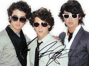 What Jonas Brothers Johnny Damon Have Common?