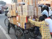 DAILY PHOTO: Many Parcels Bicycle Rickshaw Carry?