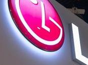 Patent Shows Double-folding Smartphone That Will Probably Break Your Hands