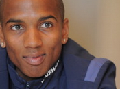 Ashley Young Secures Manchester United Move