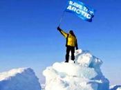Protest Arctic Drilling, Greenpeace Plants Flag Under Pole