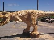 Terrifyingly Detailed Dinosaur Carved with Chainsaw