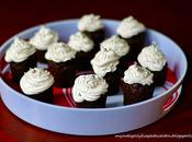 Chocolate Cupcakes with Marshmallow Hats Шоколадные Капкейки Кремом Маршмеллоу