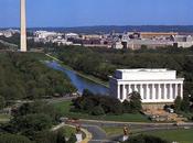 Gunmen Loose Washington Navy Yard.