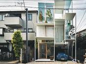 Tightly Squeezed Modern Architecture