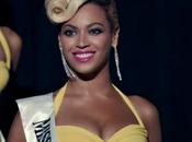 Beyonce Sells Over 430,000 Copies Surprise Album Day!