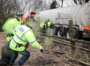 Police Attack Barton Moss Anti-Fracking Protestors