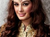 Diagold Unveils Elegant Polki Collection with Evelyn Sharma